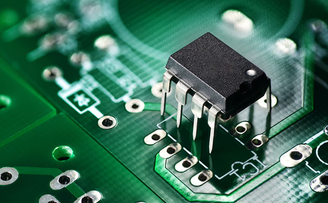 The Difference between SMT Components and Plug-in Components in SMT Processing